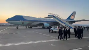Vụ Đưa Tổng Thống Donald Trump Rời Thổ Nhĩ Kỳ Bằng Xe Chở Thức Ăn: Phân Tích