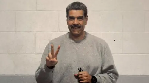 Cựu Tổng thống Venezuela Nicolás Maduro xuất hiện trong ảnh tù mới