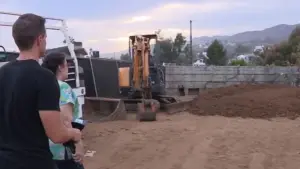 Gia đình nạn nhân cháy rừng Palisades Fire bức xúc vì thành phố LA trì hoãn tái thiết nhà cửa