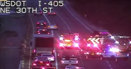Tai nạn trên xa lộ I-405 ở Washington gây tắc nghẽn giao thông