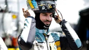 Alexander Rossi lần đầu cầm lái mẫu xe IndyCar thế hệ mới