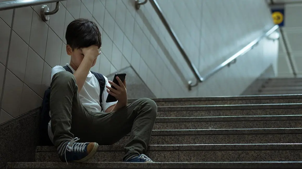 Is Cyberbullying Hiding in Your Child&#8217;s Group Chat?