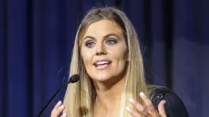 Sam Ponder kêu gọi WNBA dũng cảm, lên tiếng vì phụ nữ