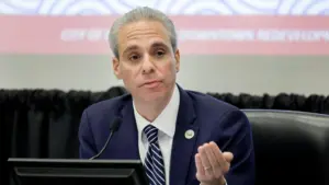Cuộc đua Hạ viện Florida: Republican Scott Singer tự tin lật đổ Dân biểu Dân chủ Jared Moskowitz