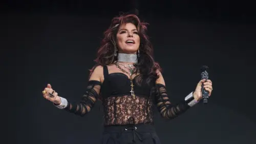 Shania Twain phản bác chuyện âm nhạc của bà thúc đẩy sự thù ghét đàn ông