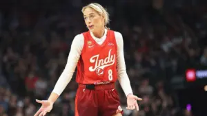 Vận động viên WNBA Sophie Cunningham bị chỉ trích là “chống chuyển giới, chống da đen” trong bài viết gây tranh cãi