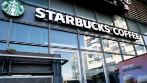 Starbucks cắt giảm hàng trăm việc làm lần thứ hai trong năm
