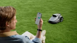 TERRAMOW V1000: Máy cắt cỏ robot điều khiển bằng iPhone dễ dùng nhất