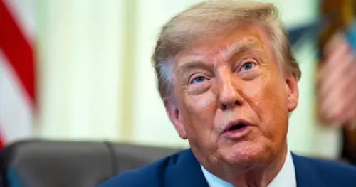 Tổng Thống Trump Phát Biểu Trước Lực Lượng Thực Thi Pháp Luật ở Long Island