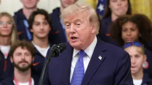 Tổng thống Donald Trump kêu gọi Quốc hội thông qua dự luật Bảo vệ Thể thao Đại học trước kỳ nghỉ
