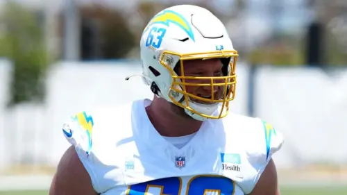 Trung vệ Tyler Biadasz của Chargers phải nghỉ hết mùa giải vì chấn thương ACL