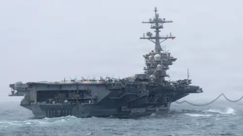 Cha thủy thủ USS Abraham Lincoln được Sở Di Trú trả tự do