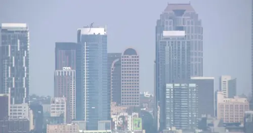 Khói cháy rừng và nắng nóng gay gắt làm gián đoạn kế hoạch mùa hè khắp Seattle