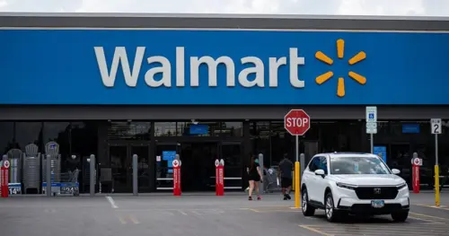Walmart cho biết sẽ dùng hàng tỷ đô tiền hoàn thuế để giữ giá thấp
