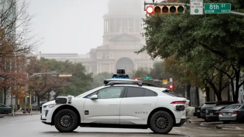 Waymo Tiết Lộ Cách Hệ Thống Máy Tính Xử Lý Lỗi Khi Không Có Tài Xế