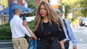Wendy Williams đòi tự do khỏi quy chế giám hộ trong lần xuất hiện hiếm hoi