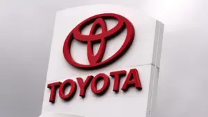 Toyota triệu hồi gần 655.000 xe Camry toàn cầu vì lỗi hiển thị