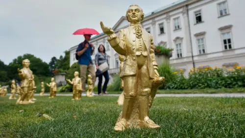 Trộm hơn 200 tượng vàng Mozart tại quê nhà