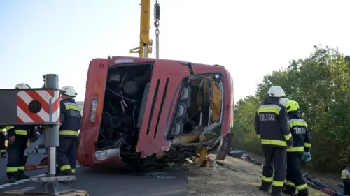 Xe bus gặp tai nạn thảm khốc ở Hungary, 12 người thiệt mạng