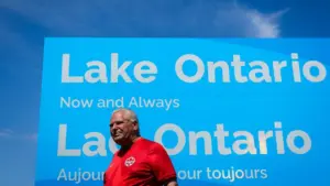 Thủ hiến Ontario đáp trả Sắc lệnh “Hồ Mỹ” của Tổng Thống Donald Trump bằng bảng hiệu “Hồ Ontario”