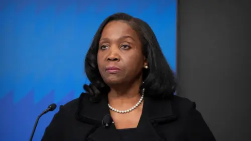 Thống Đốc Fed Lisa Cook Phản Bác Đe Dọa Trục Xuất Của Ông Trump