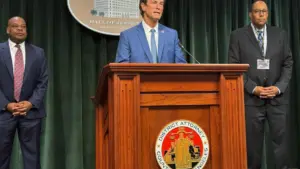 Chưởng lý Los Angeles giảm nhẹ cáo buộc chống lại sĩ quan cảnh sát ghi âm đồng nghiệp phân biệt chủng tộc