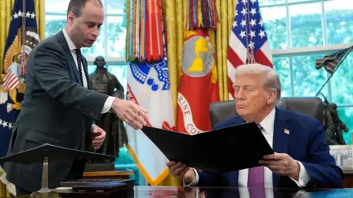 Tổng Thống Donald Trump Thông Báo Nhân Sự Cấp Cao Mới Tại Tòa Bạch Ốc