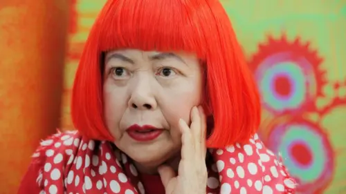 Nghệ sĩ Yayoi Kusama, người làm rực rỡ thế giới nghệ thuật bằng chấm bi, qua đời ở tuổi 97 tại Tokyo