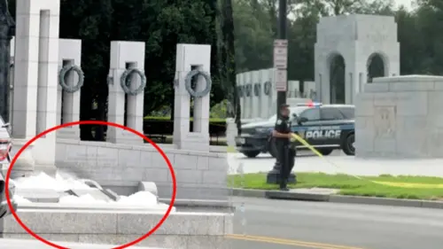 Đài Tưởng niệm Thế chiến II tại Washington bị phá hoại