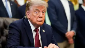 Tổng Thống Donald Trump Bác Bỏ Nguy Cơ Từ AI, Gọi Là ‘Trò Lừa Bịp’