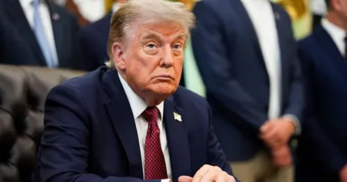 Tổng Thống Donald Trump Bác Bỏ Nguy Cơ Từ AI, Gọi Là ‘Trò Lừa Bịp’