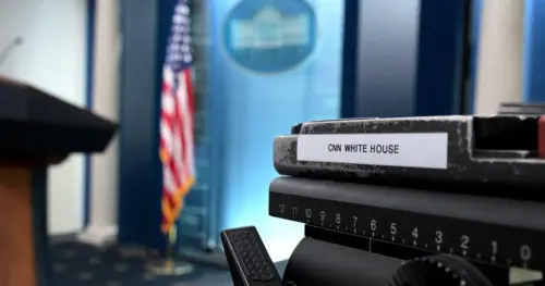 Tổng Thống Donald Trump đối mặt phản ứng dữ dội vì cấm CNN, MS NOW