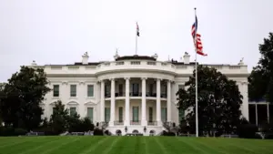 Ba hãng truyền thông kiện chính quyền Tổng thống Donald Trump vì cấm đưa tin Nhà Trắng