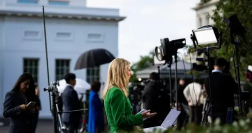 Phóng viên CNN, MS NOW và Politico được phép trở lại Tòa Bạch Ốc