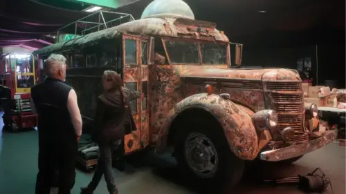 Chiếc xe ‘Furthur’ từng gắn liền với Grateful Dead trở lại San Francisco