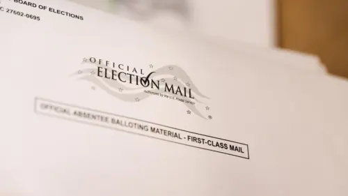 Chính quyền Trump kháng cáo khẩn cấp lên Tối cao Pháp viện về quy định bỏ phiếu qua thư của USPS