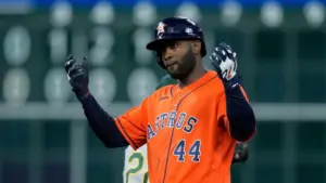 Yordan Alvarez tìm kiếm Triple Crown, nhưng hạnh phúc nhất khi lái xe RV của gia đình