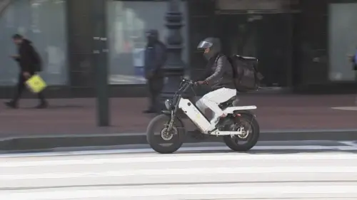 Giám sát San Francisco đề xuất siết chặt quy định xe đạp điện, thiết bị có động cơ