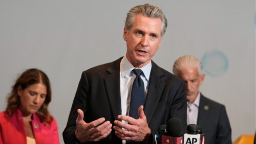 Lo ngại về AI gia tăng, tính toán chính trị của Thống đốc Newsom thay đổi