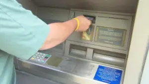 Thỏa thuận 167 triệu đô la nhằm hoàn trả khách hàng Visa và Mastercard phí ATM