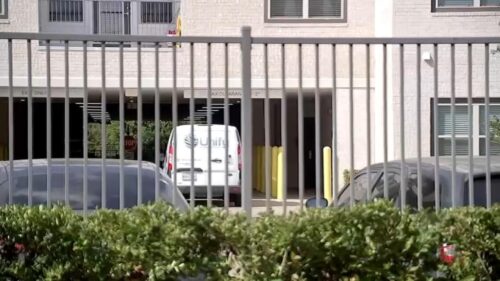 Người đàn ông bị cáo buộc giả danh nhân viên di trú sau tai nạn xe hơi nhỏ ở Tây Houston