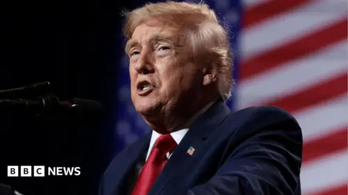 Bình luận của Tổng Thống Donald Trump về một Ireland thống nhất có thể nhắm đến đối tượng bên kia Đại Tây Dương