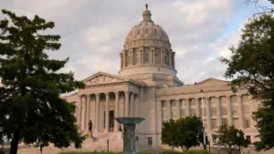 Tòa Tối Cao Hoa Kỳ và Tòa Liên Bang Đưa Ra Phán Quyết Trái Ngược Về Bản Đồ Cử Tri Missouri