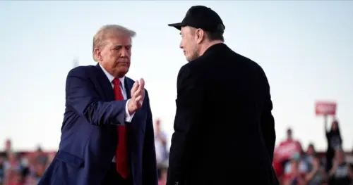 Tổng Thống Donald Trump mua và bán cổ phiếu SpaceX hồi tháng Bảy