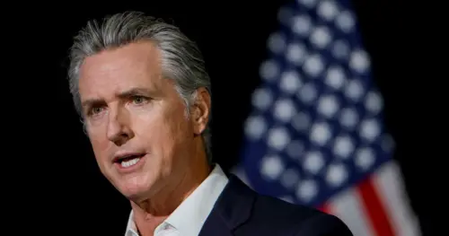 California ban hukum mới: Người ảnh hưởng đăng quảng cáo chính trị phải khai báo rõ ràng
