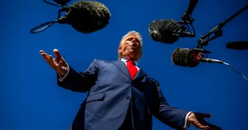 Tổng Thống Trump Bị Chỉ Trích Vì Làm Lạc Hướng Đảng Cộng Hòa Trước Bầu Cử