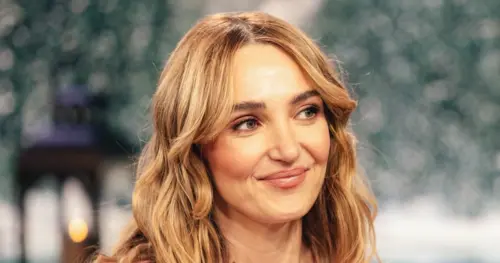 Saturday Night Live Thêm Diễn Viên Mới, Chloe Fineman Rời Show