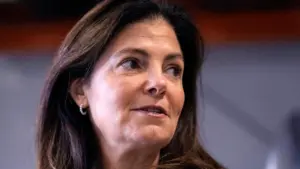 Thống Đốc Kelly Ayotte và Ứng Viên Cinde Warmington Đối Đầu Nhau Trong Cuộc Bầu Cử Thống Đốc New Hampshire