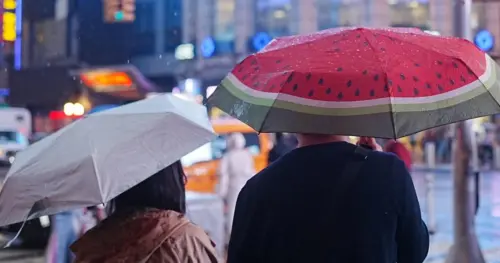 New York City Cảnh Báo Ngập Lụt Tiềm Ẩn Khi Giông Tố Phát Triển Dọc Bờ Đông
