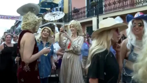 Ngày của Dolly Parton được người hâm mộ khắp Hoa Kỳ kỷ niệm